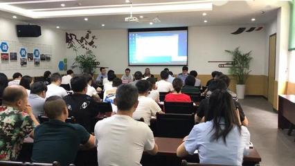 【三服務(wù)】蘇溪鎮(zhèn)召開防疫物資生產(chǎn)企業(yè)培訓(xùn)指導(dǎo)會(huì)議，精準(zhǔn)服務(wù)助推產(chǎn)能提升